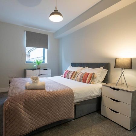 Family Apartment Sleeps 6 In Botanic Queens Area Belfast Exterior foto